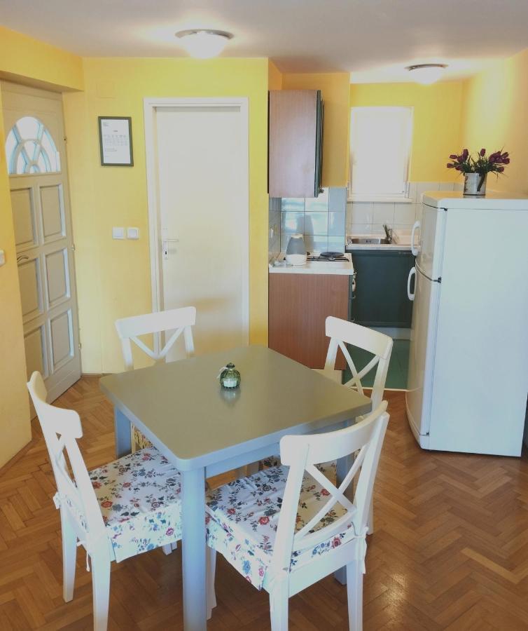 Apartments Nautilus Pula Extérieur photo