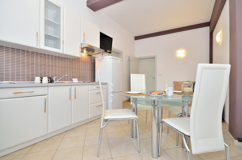 Apartments Nautilus Pula Extérieur photo
